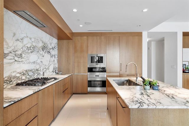 3250 NE 188th St 608, Aventura, FL 33180