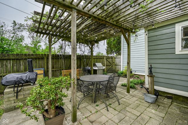 8002 Rawles Avenue, Indianapolis, IN 46219