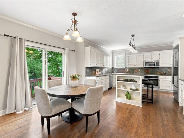 5415 W 161st Terrace, Overland Park, KS 66085
