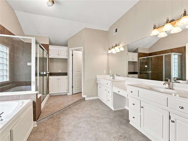 5415 W 161st Terrace, Overland Park, KS 66085