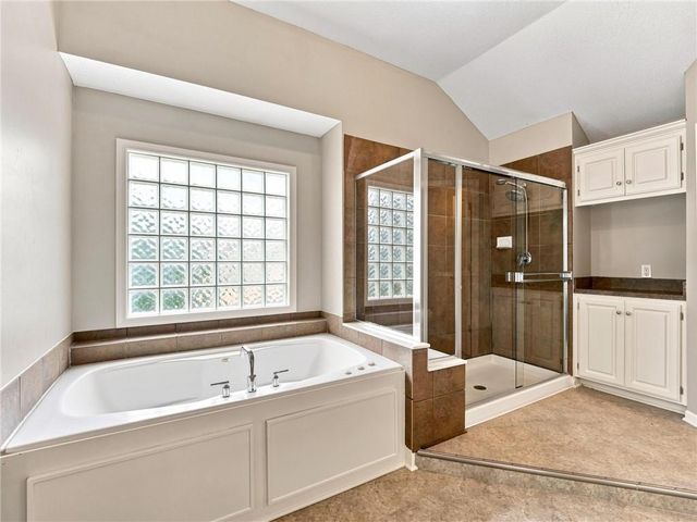 5415 W 161st Terrace, Overland Park, KS 66085