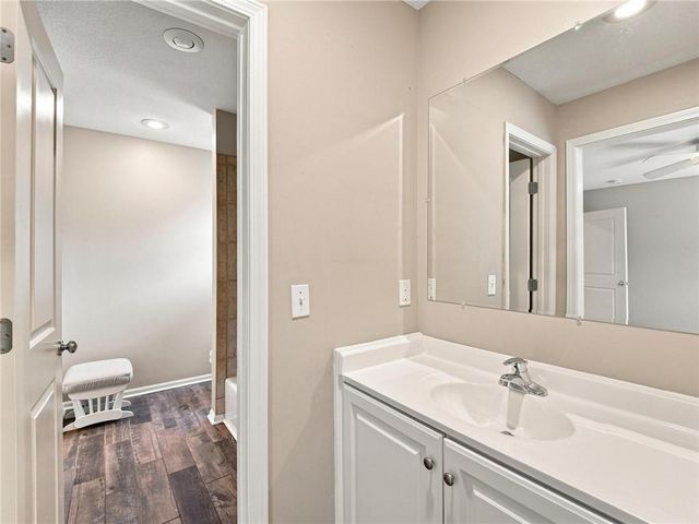 5415 W 161st Terrace, Overland Park, KS 66085