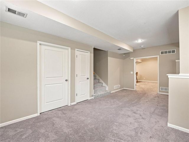 5415 W 161st Terrace, Overland Park, KS 66085