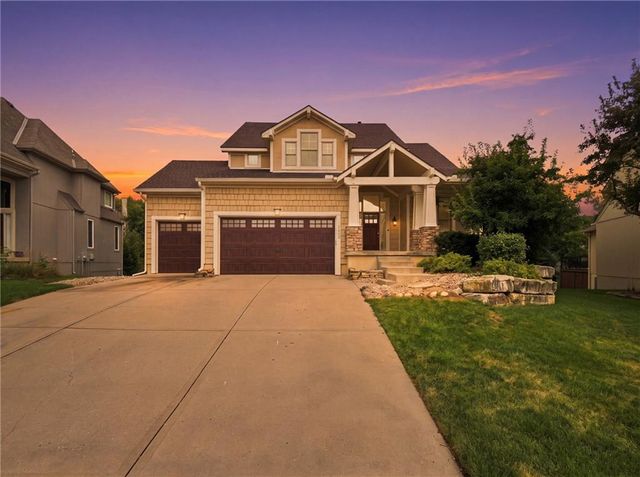 5415 W 161st Terrace, Overland Park, KS 66085