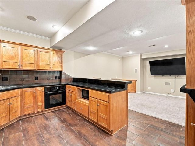 5415 W 161st Terrace, Overland Park, KS 66085