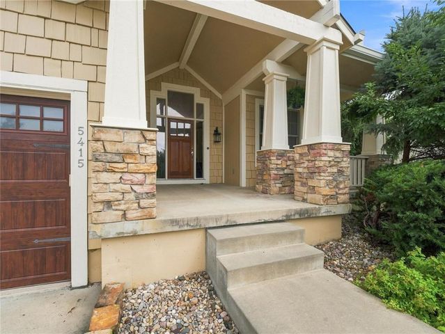 5415 W 161st Terrace, Overland Park, KS 66085