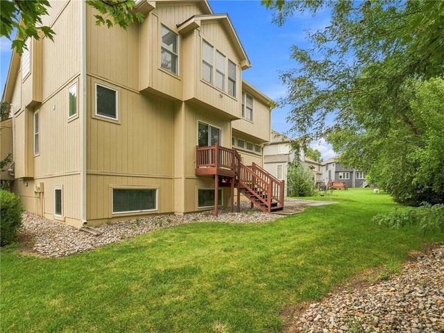 5415 W 161st Terrace, Overland Park, KS 66085