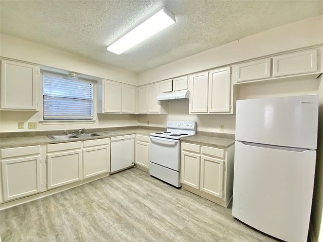 2632 Pinta Circle, Grand Prairie, TX 75052