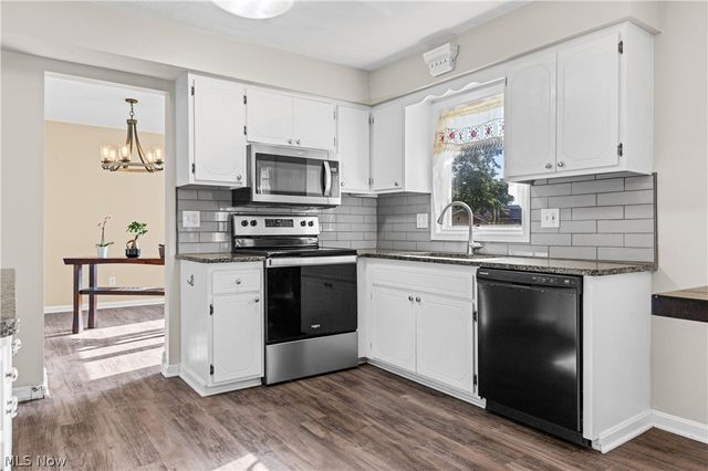 7879 Cresthill Drive, Seven Hills, OH 44131