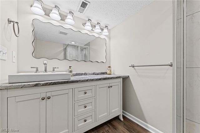 7879 Cresthill Drive, Seven Hills, OH 44131