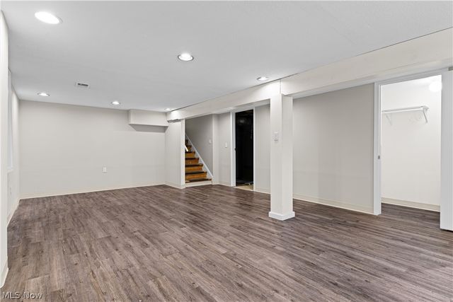 7879 Cresthill Drive, Seven Hills, OH 44131