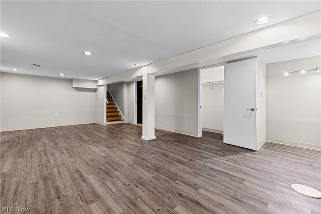 7879 Cresthill Drive, Seven Hills, OH 44131