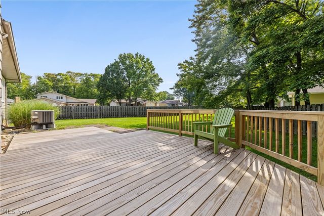 7879 Cresthill Drive, Seven Hills, OH 44131