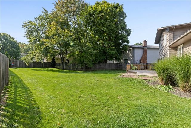 7879 Cresthill Drive, Seven Hills, OH 44131