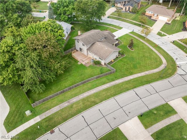 7879 Cresthill Drive, Seven Hills, OH 44131