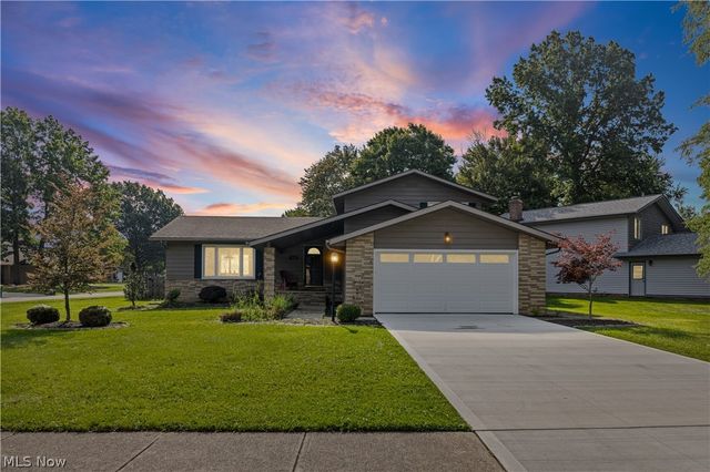 7879 Cresthill Drive, Seven Hills, OH 44131