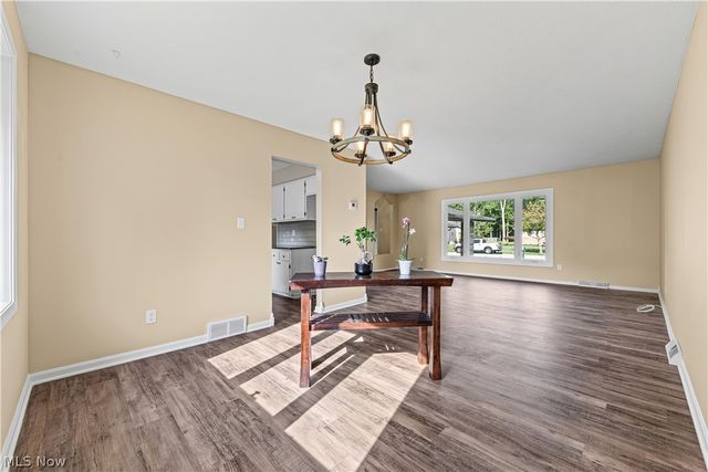 7879 Cresthill Drive, Seven Hills, OH 44131