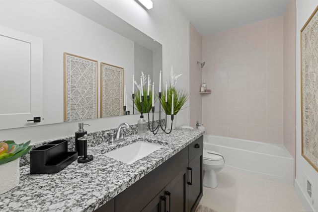 55609 Laurel Oaks Lane 40, Shelby Twp, MI 48315