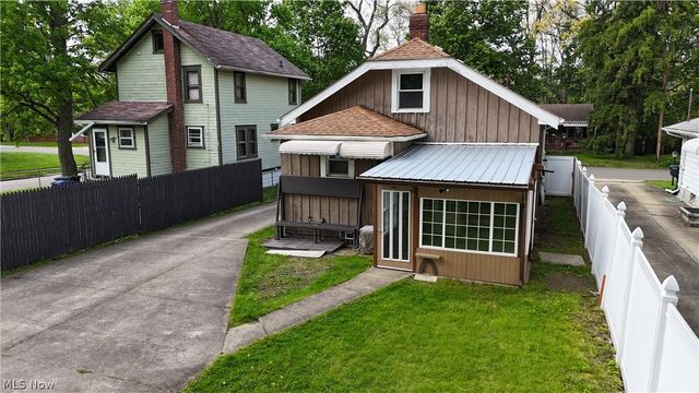 1468 Riverside Drive, Akron, OH 44310