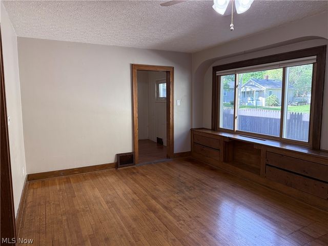 1468 Riverside Drive, Akron, OH 44310