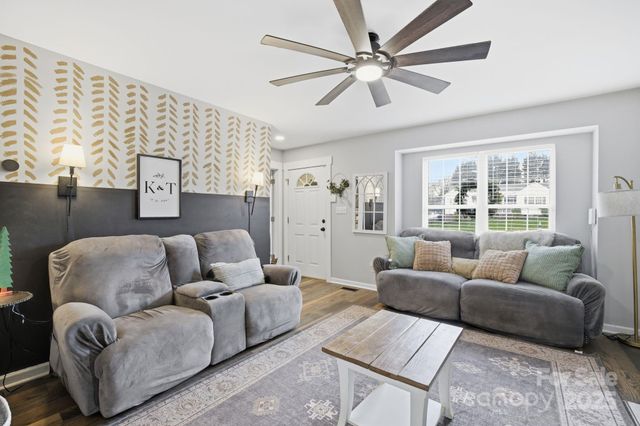 122 Valley Glen Drive, Troutman, NC 28166