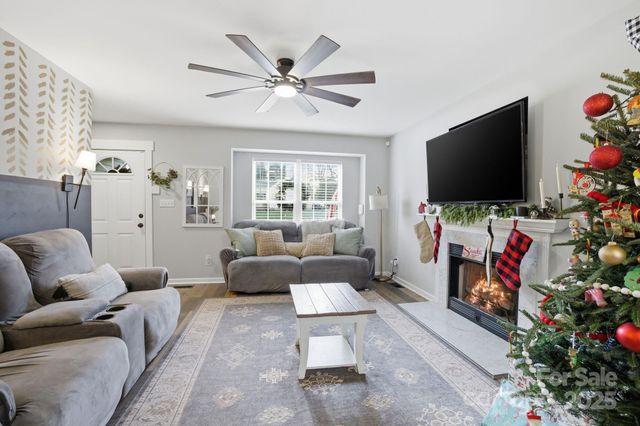 122 Valley Glen Drive, Troutman, NC 28166