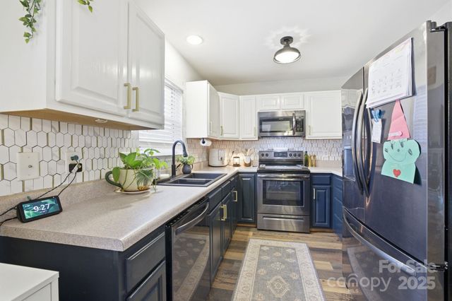 122 Valley Glen Drive, Troutman, NC 28166