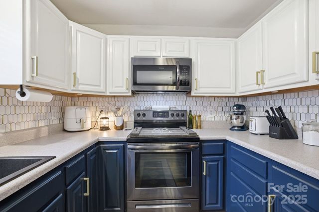 122 Valley Glen Drive, Troutman, NC 28166