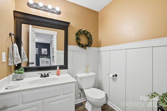 122 Valley Glen Drive, Troutman, NC 28166