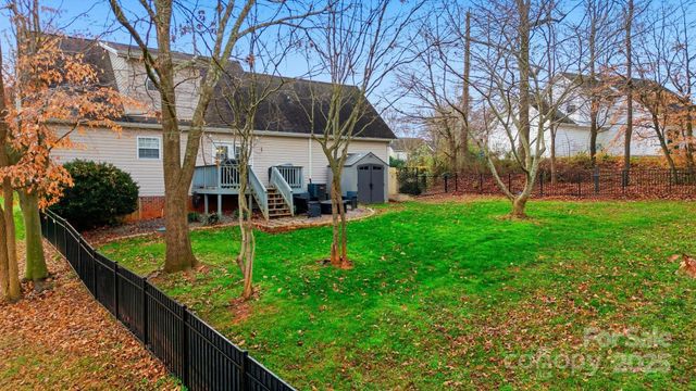 122 Valley Glen Drive, Troutman, NC 28166