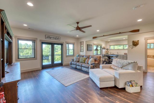 921 Ridge Pointe Way, Blairsville, GA 30512