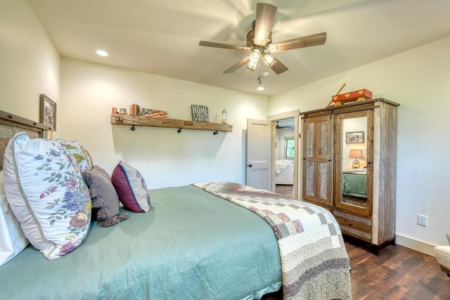 921 Ridge Pointe Way, Blairsville, GA 30512