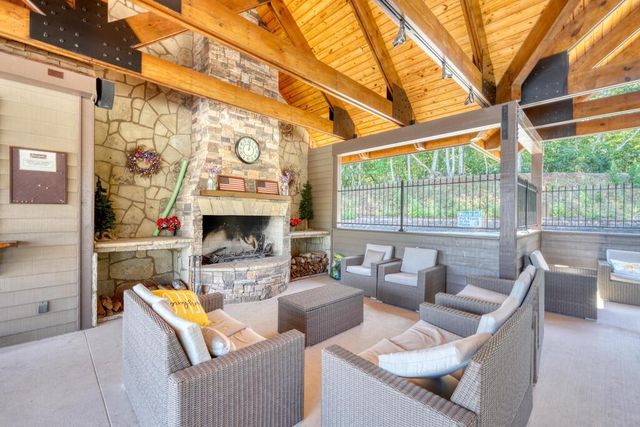 921 Ridge Pointe Way, Blairsville, GA 30512