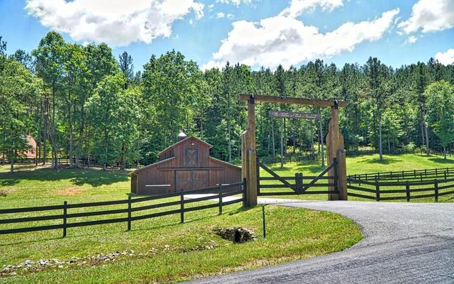 921 Ridge Pointe Way, Blairsville, GA 30512
