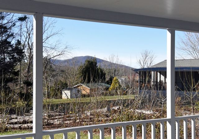 253 Windy Lane, Hiawassee, GA 30546