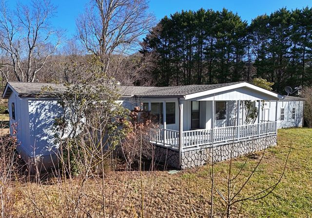 253 Windy Lane, Hiawassee, GA 30546