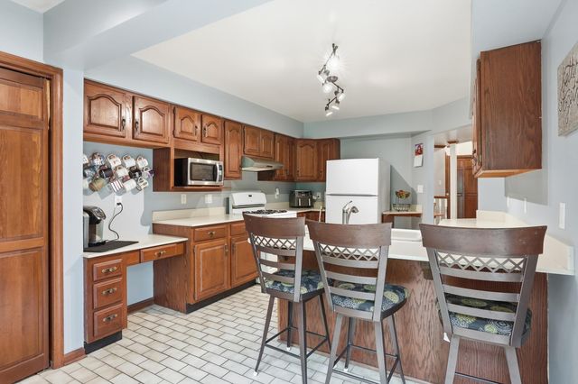 2023 Dorchester Lane 1, Schererville, IN 46375