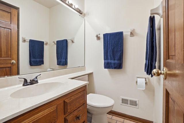 2023 Dorchester Lane 1, Schererville, IN 46375