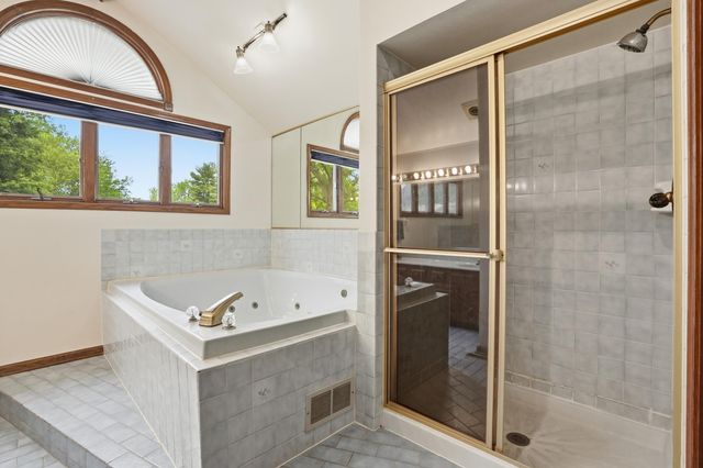 2023 Dorchester Lane 1, Schererville, IN 46375