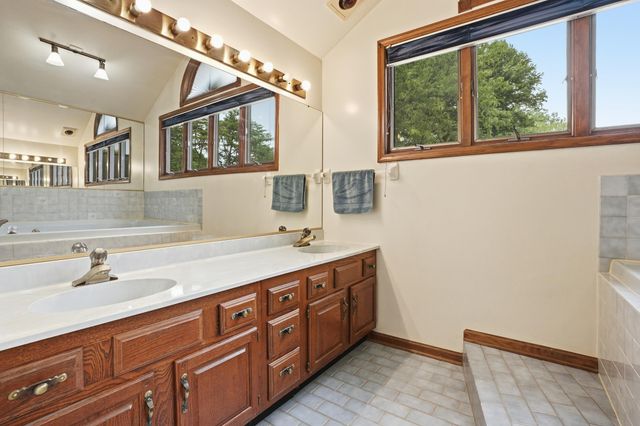 2023 Dorchester Lane 1, Schererville, IN 46375