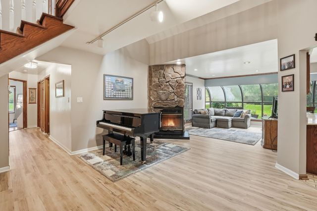 2023 Dorchester Lane 1, Schererville, IN 46375