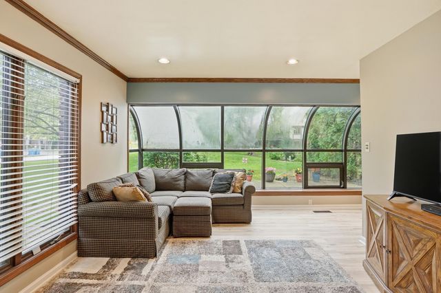 2023 Dorchester Lane 1, Schererville, IN 46375