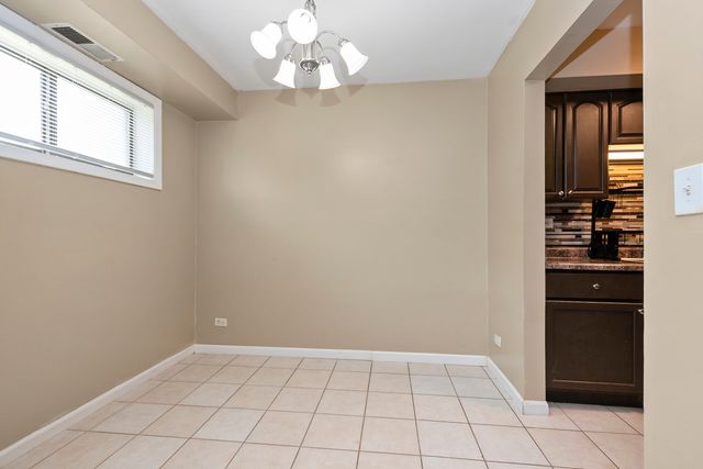 2214 Country Club Drive 2, Woodridge, IL 60517