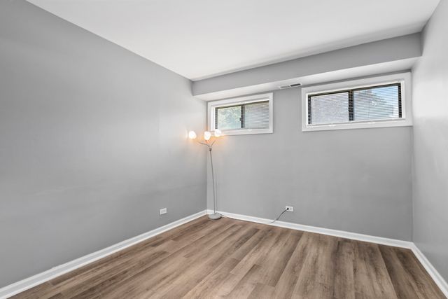 2214 Country Club Drive 2, Woodridge, IL 60517