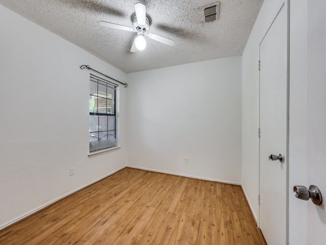 5304 Umbrella Pine Court, Arlington, TX 76018