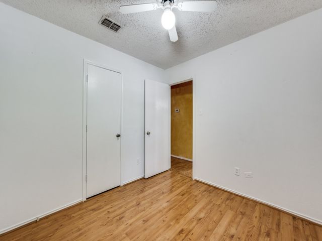 5304 Umbrella Pine Court, Arlington, TX 76018