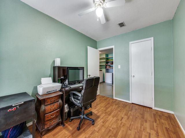 5304 Umbrella Pine Court, Arlington, TX 76018