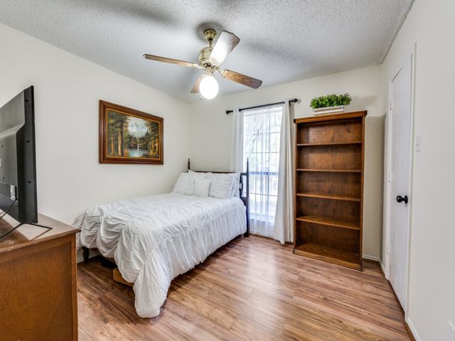 5304 Umbrella Pine Court, Arlington, TX 76018