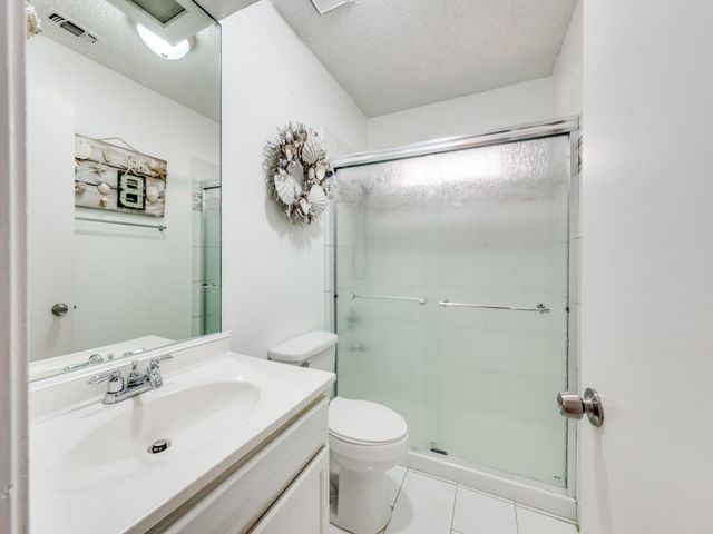 5304 Umbrella Pine Court, Arlington, TX 76018