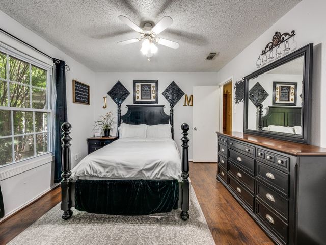 5304 Umbrella Pine Court, Arlington, TX 76018